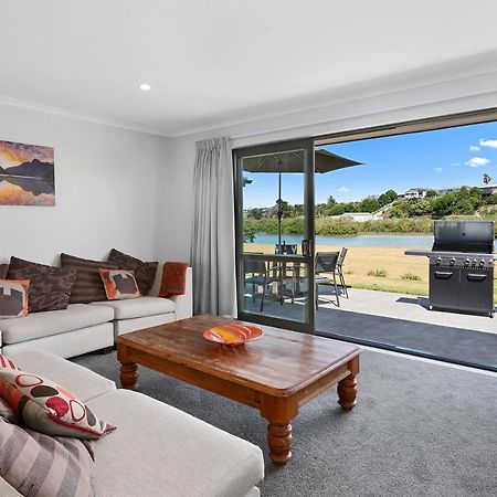 The Waterfront Ruakaka - Ruakaka Holiday Home Exterior foto