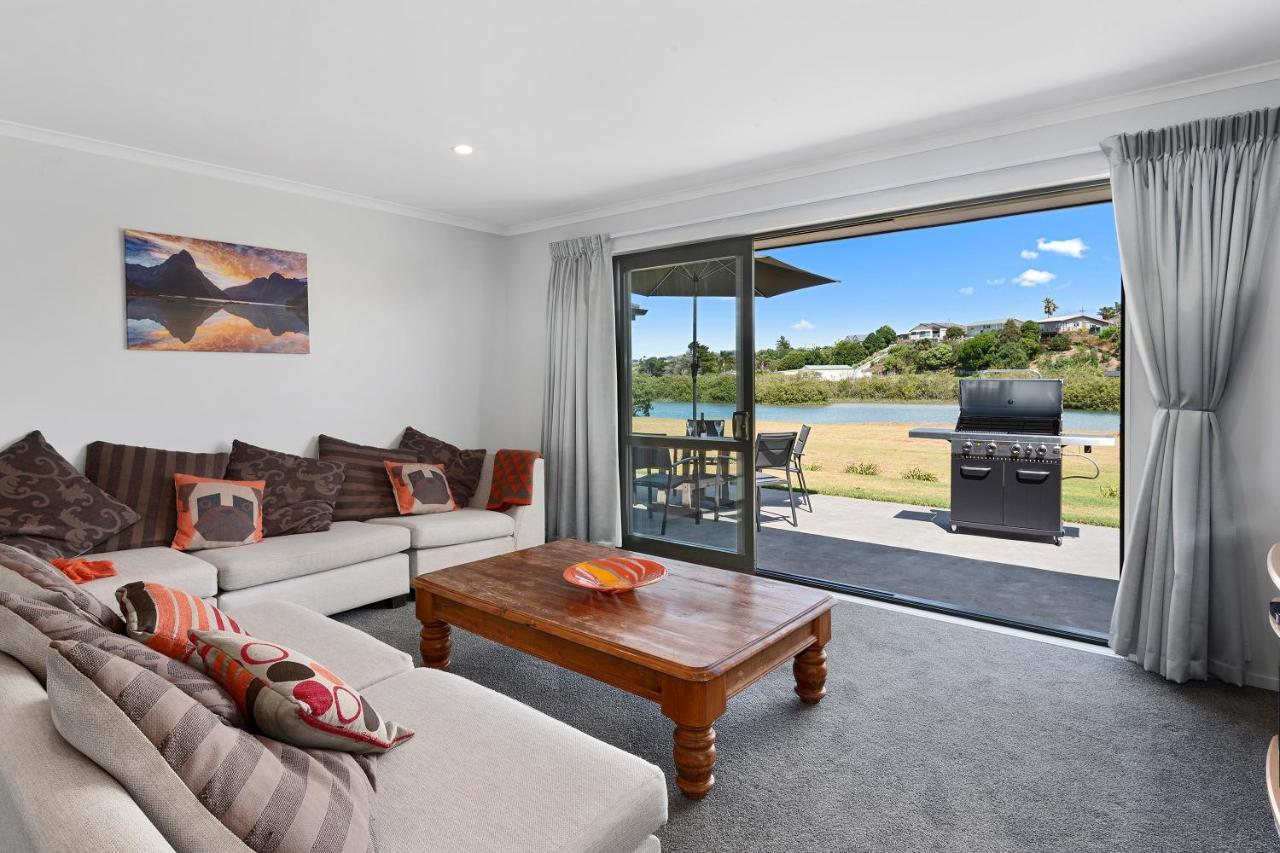 The Waterfront Ruakaka - Ruakaka Holiday Home Exterior foto