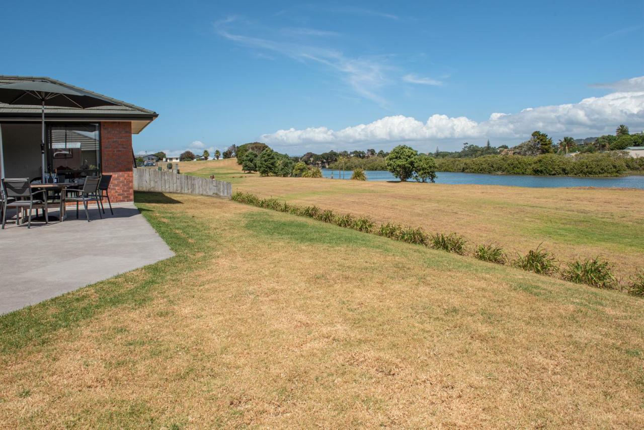 The Waterfront Ruakaka - Ruakaka Holiday Home Exterior foto