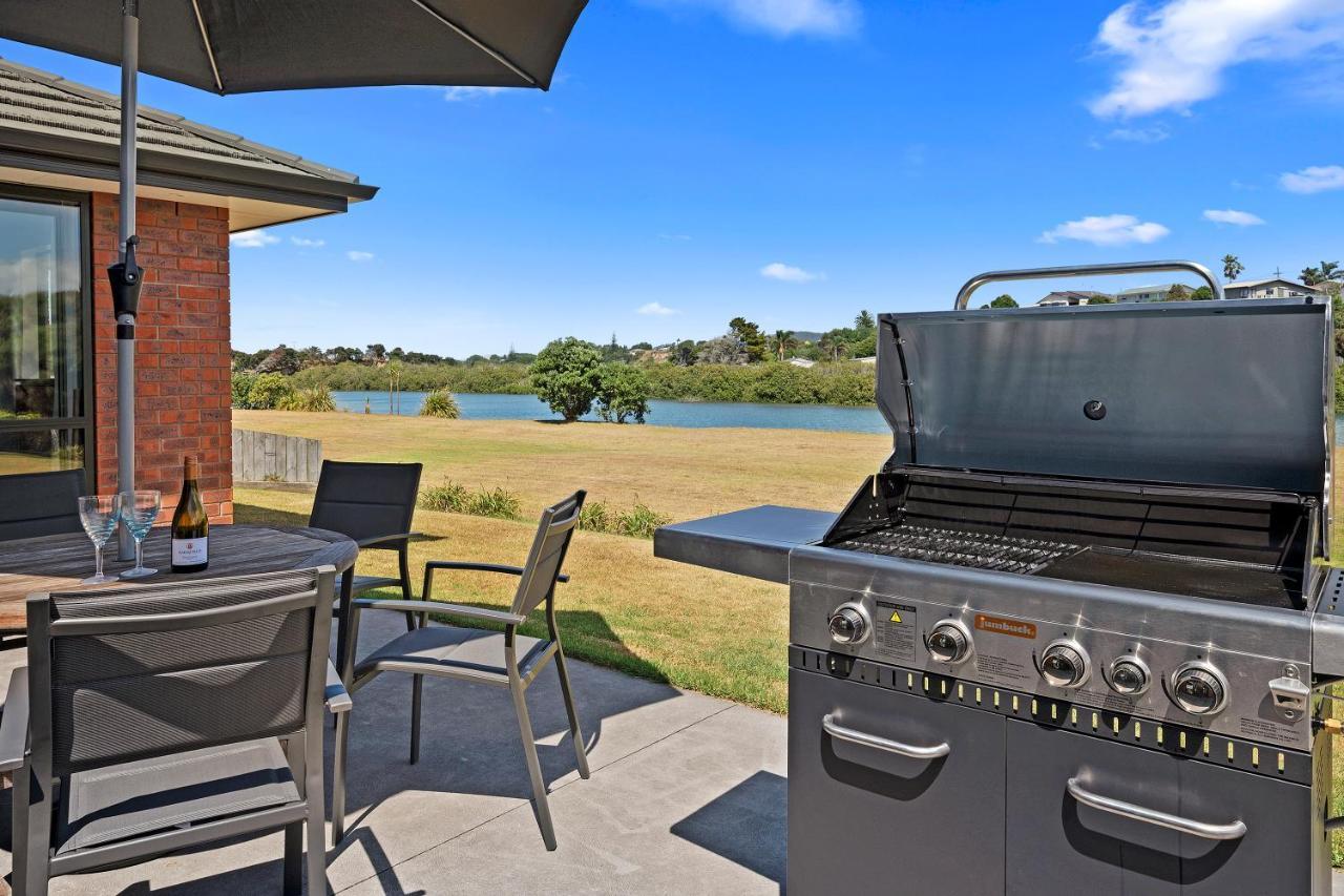 The Waterfront Ruakaka - Ruakaka Holiday Home Exterior foto