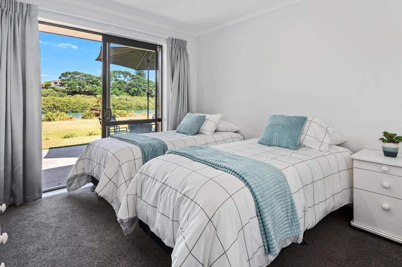 The Waterfront Ruakaka - Ruakaka Holiday Home Exterior foto